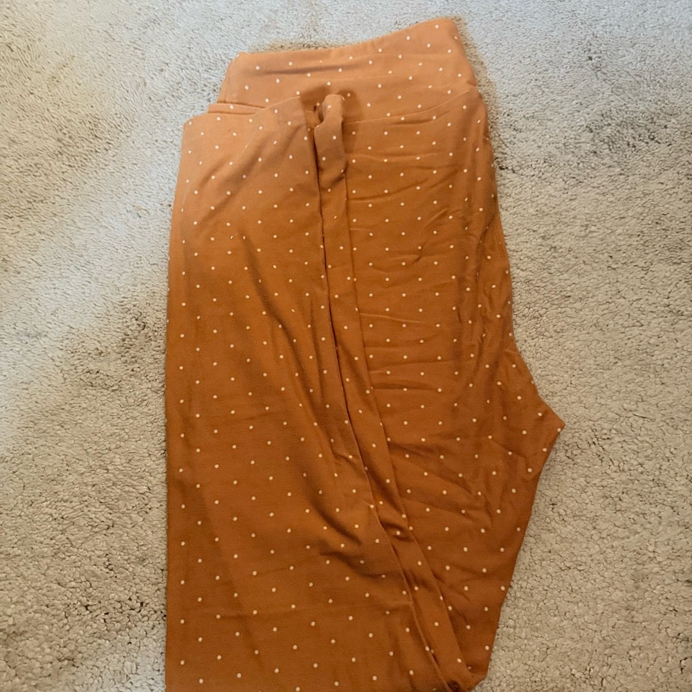 LuLaRoe Tall & Curvy Leggings – rusty orange  with Tiny White Polka Dots